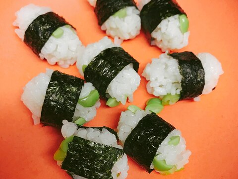 離乳食のコロコロ枝豆おにぎり